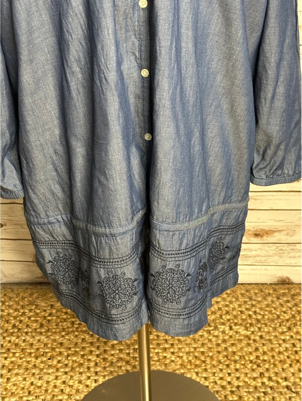 Old Navy chambray off-shoulder floral embroidered button-front tunic dress 20 - Picture 3 of 9
